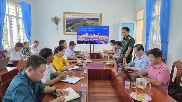 UBND xã Đặng Thùy Trâm làm việc với Viettel Quảng Ngãi về giải pháp chuyển đổi số